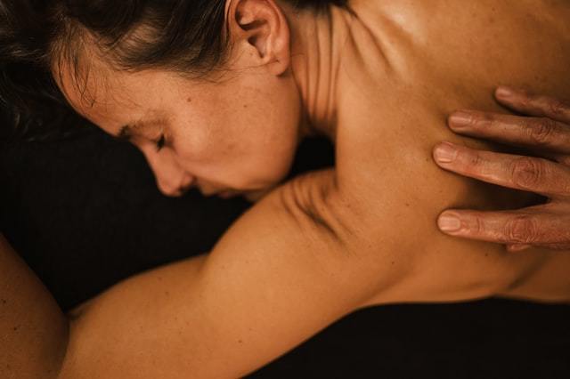Orgasmo Tântrico: descubra os benefícios para atingir o prazer